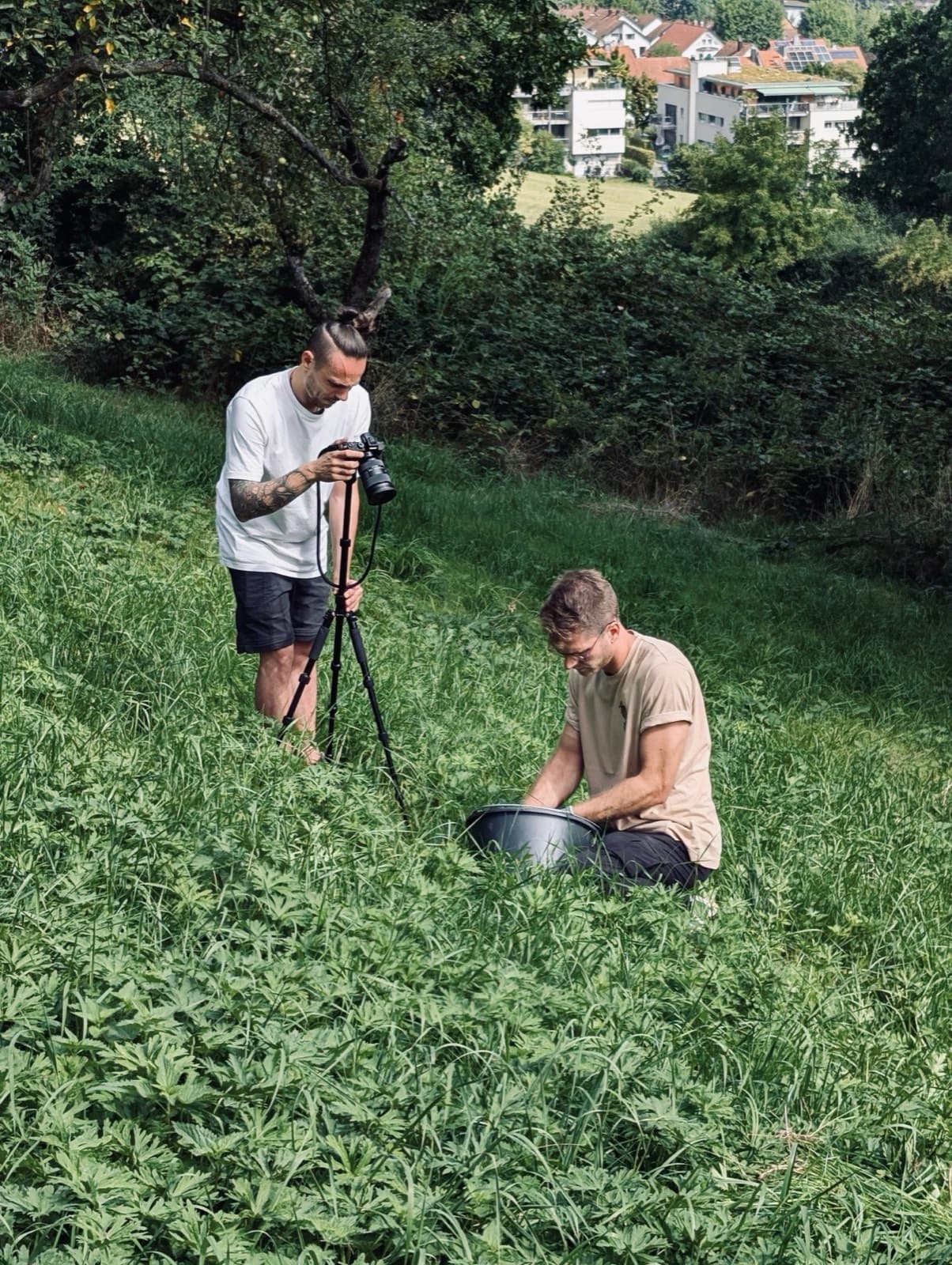 Team-Termin vor Ort am Galgenberg während der Abstimmung mit Stadt und Naturschutzbehörde